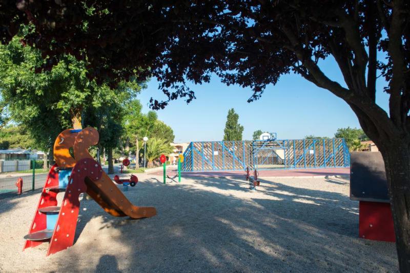 Camping Officiel Siblu La Carabasse 维亚斯 外观 照片