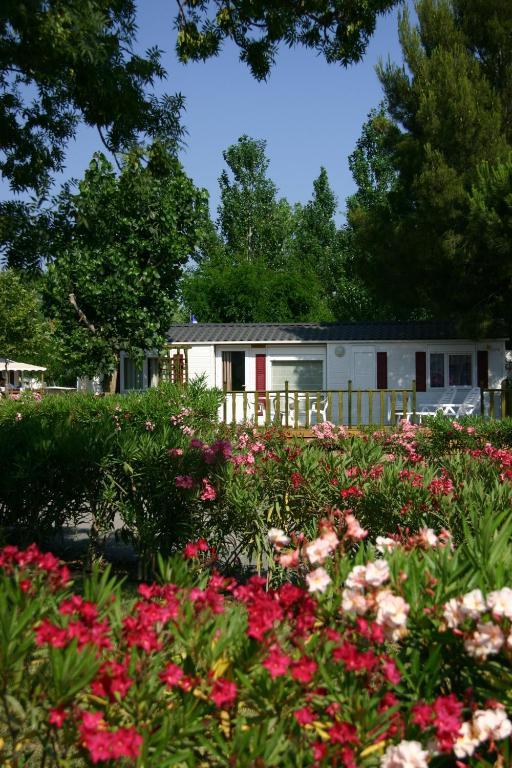Camping Officiel Siblu La Carabasse 维亚斯 客房 照片